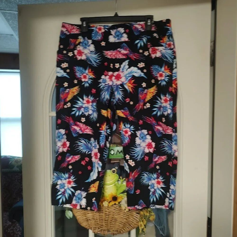 New Terra & Sky Black Tropical  Comfort Waist Stretch Capri Women's OX 14W